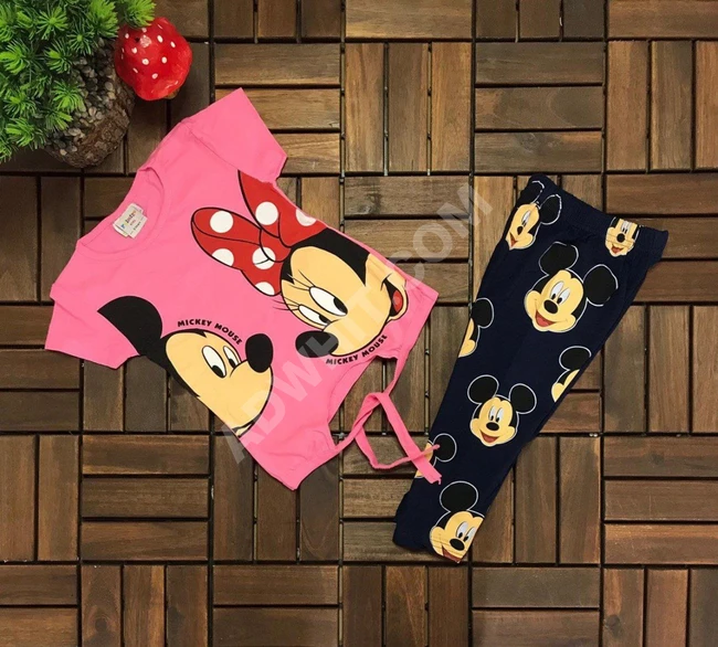 طقم بناتي بطبعة الميني ماوس