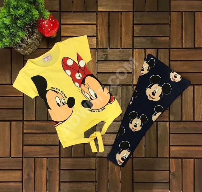 طقم بناتي بطبعة الميني ماوس