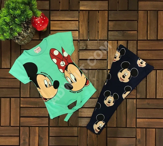 طقم بناتي بطبعة الميني ماوس