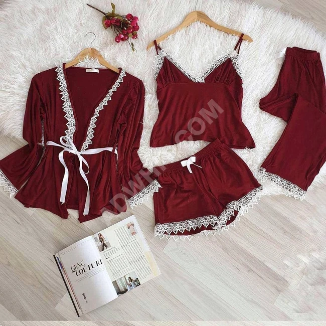 طقم نوم نسائي اربع قطع 