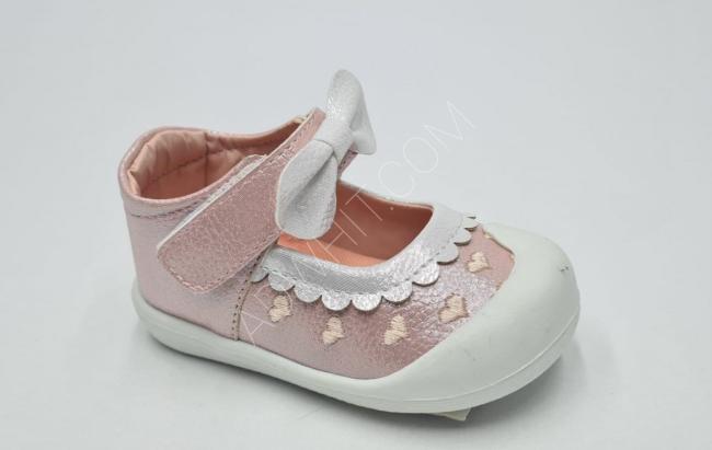 Kız bebek ayakkabısı
