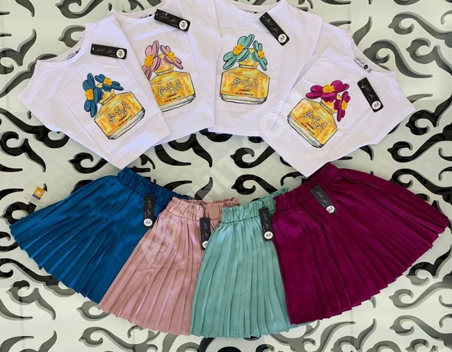 طقم بناتي كنزة مع تنورة 