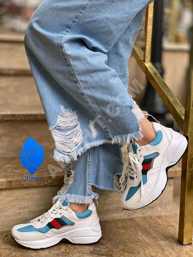 حذاء رياضي نسائي 