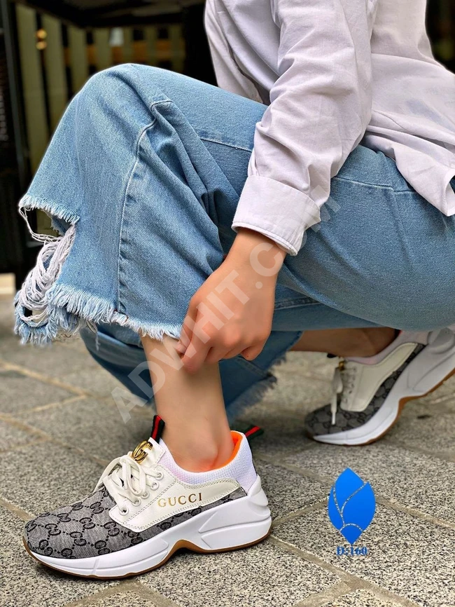 حذاء سبور نسائي 