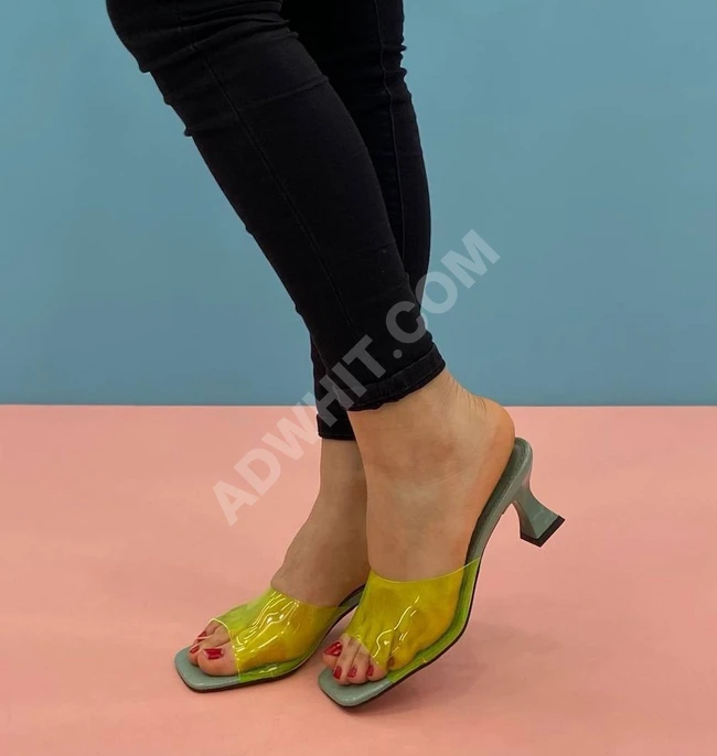 حذاء سبور نسائي 