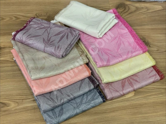 شالات نسائية فاخرة بألوان متعددة 