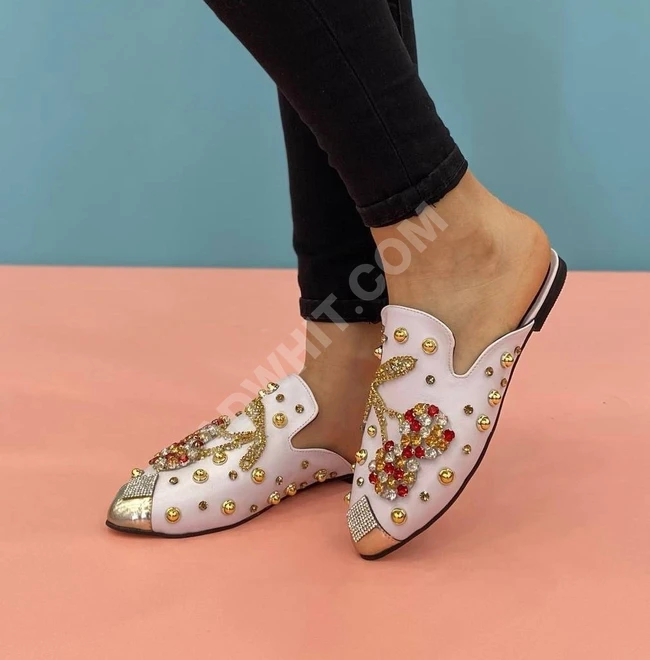 حذاء نسائي مميز 