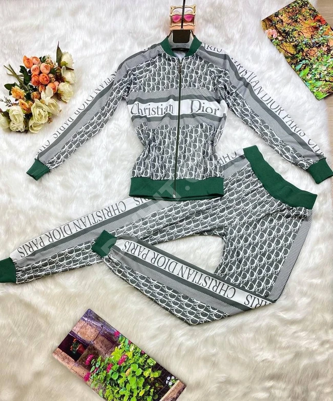 بيجاما نسائية قطعتين