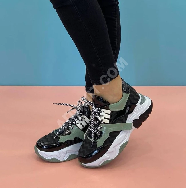 حذاء رياضي نسائي فاخر