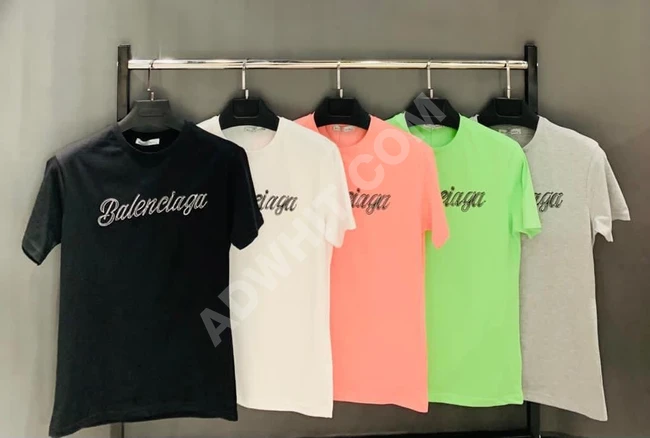 تيشرتات رجالية بأشكال وألوان مختلفة 