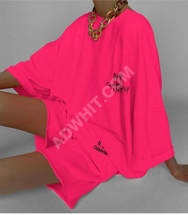 بيجاما شورت نسائية بألوان قوية واضحة