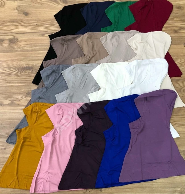 حجابات نسائية بألوان متعددة 