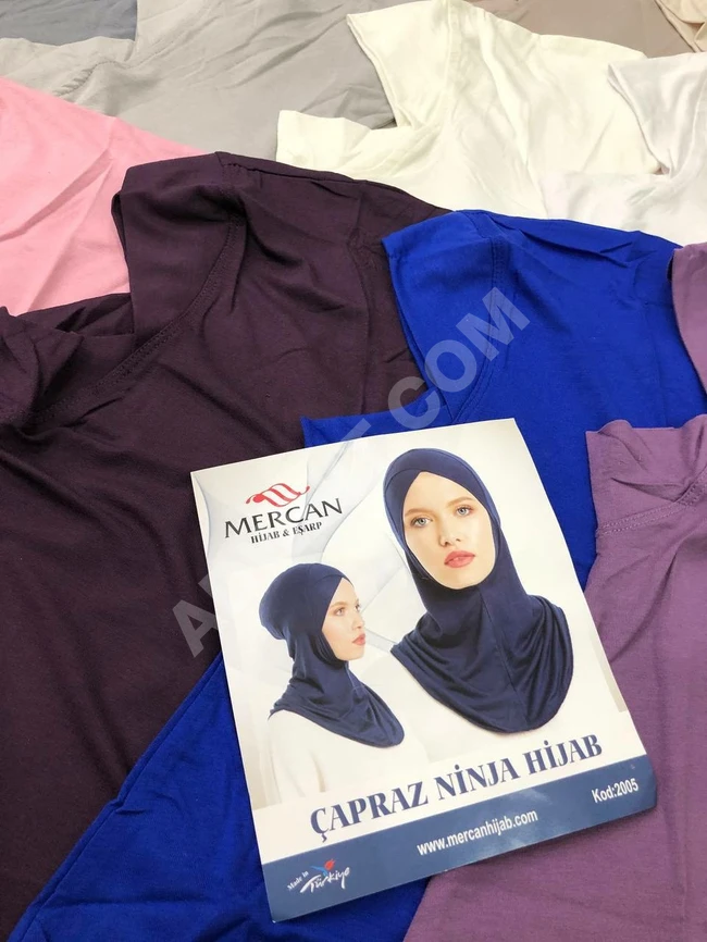 حجابات نسائية بألوان متعددة 