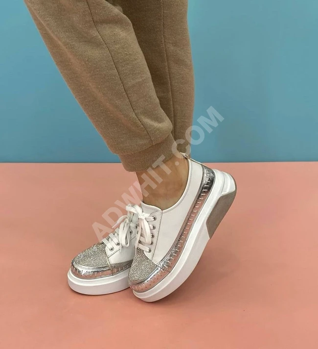 حذاء سبور نسائي 