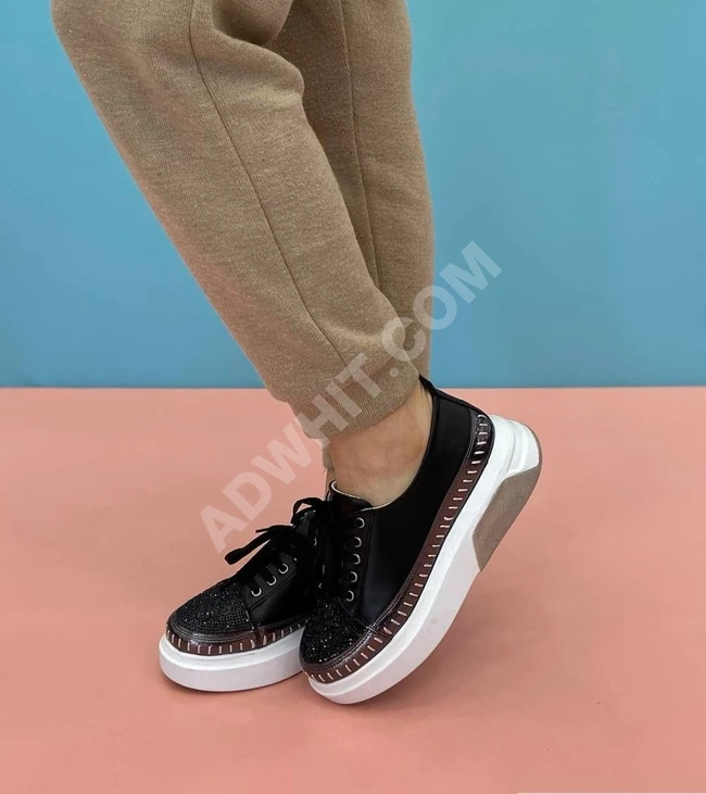 حذاء سبور نسائي 