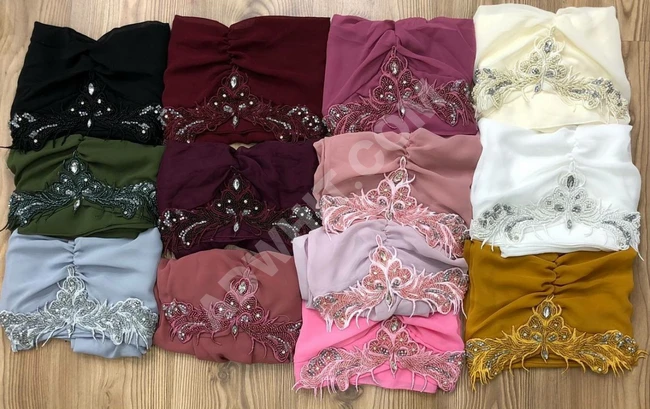 حجابات نسائية مطرزة بألوان متعددة 