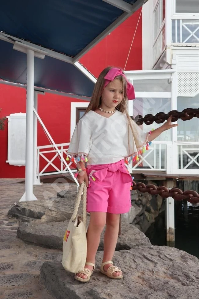 طقم بناتي مع اكسسوار للشعر 