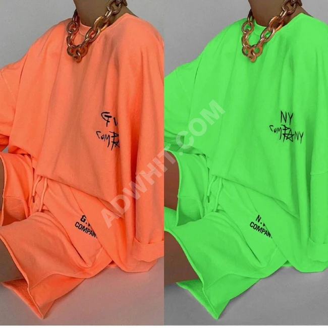 بيجاما نسائية واسعة بألوان قوية