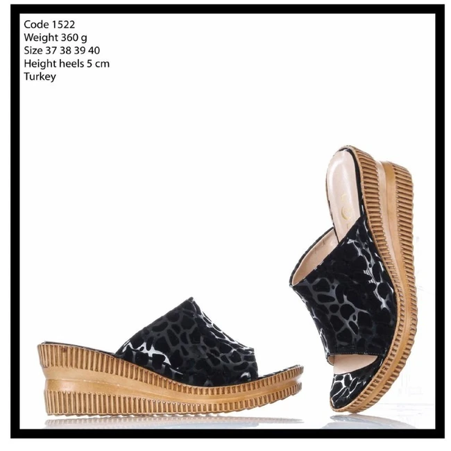 حذاء سبور نسائي 