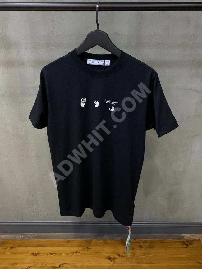 تيشرتات رجالية بأشكال مختلفة 