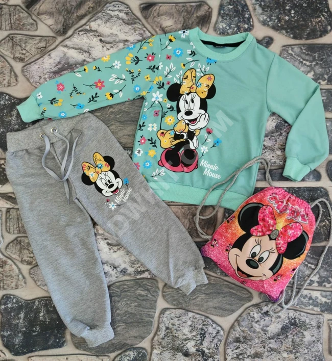 طقم بناتي مع حقيبة