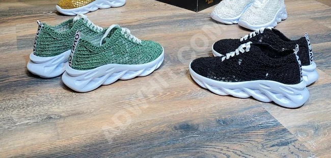 حذاء سبور نسائي 