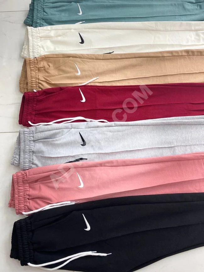 بنطال رياضي نسائي 