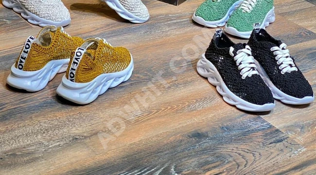 حذاء سبور نسائي 