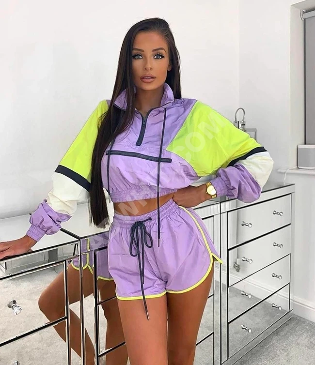 طقم رياضي نسائي