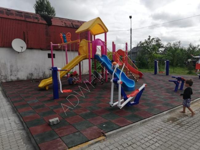 Playground equipment 