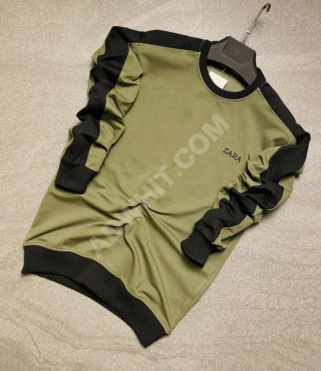 تيشرت رجالية بألوان متعددة 