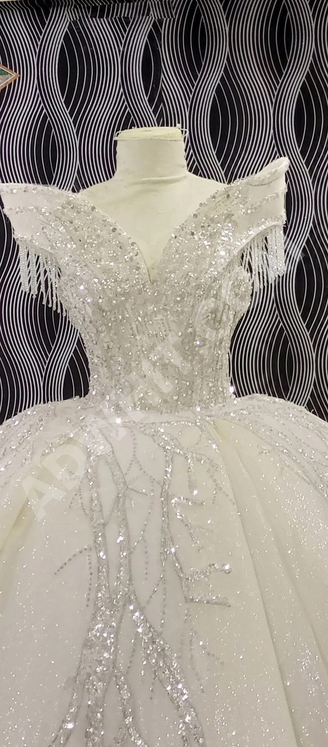 فستان زفاف ملكي