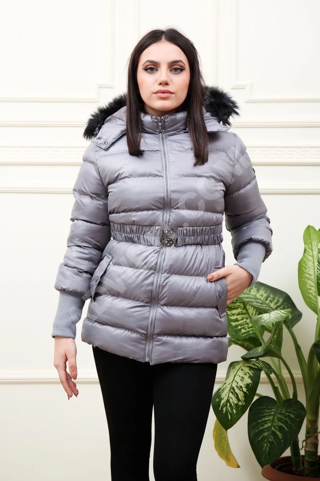 جاكيت نسائي مطري