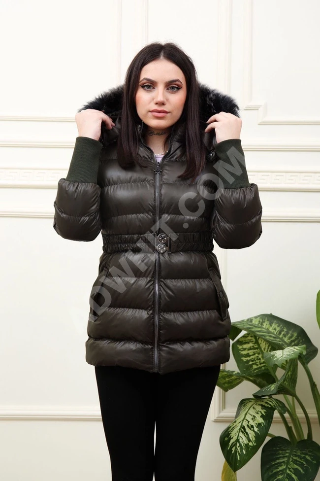 جاكيت نسائي مطري