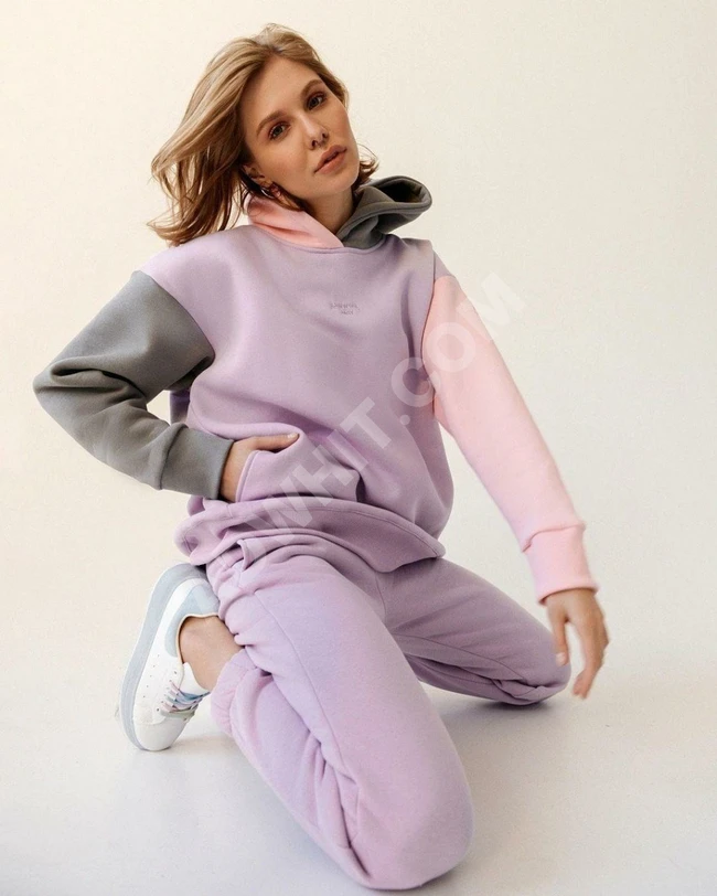 طقم رياضي نسائي 