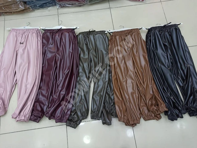 بنطال جلد نسائي 