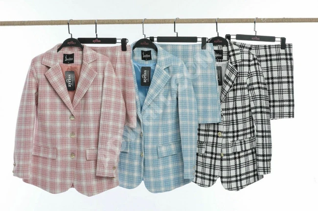 طقم نسائي قطعتين بلوز مع تنورة