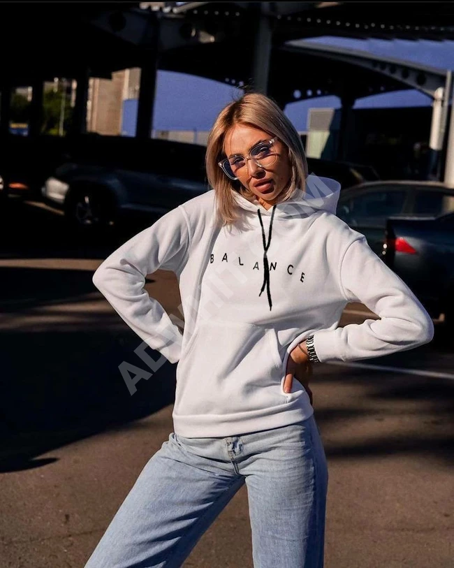 بلوفر نسائي بألوان متعددة 