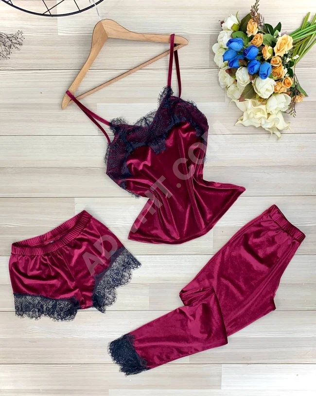 طقم نوم مخمل نسائي 