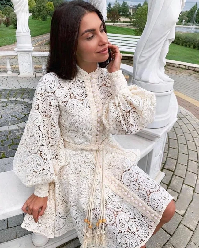 فستان دانتيل