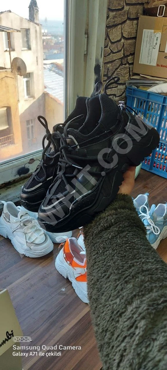 حذاء نسائي رياضي