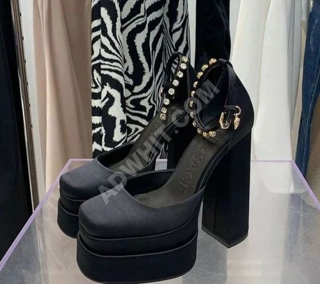 حذاء نسائي كعب عالي