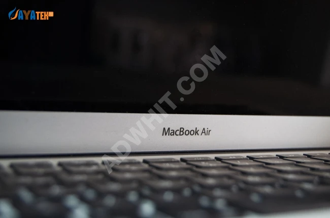 متوفر قطعتين  MacBook Air 2017 الجهاز الرائع جداً و المناسب للطلاب و للحمل و التنقل 