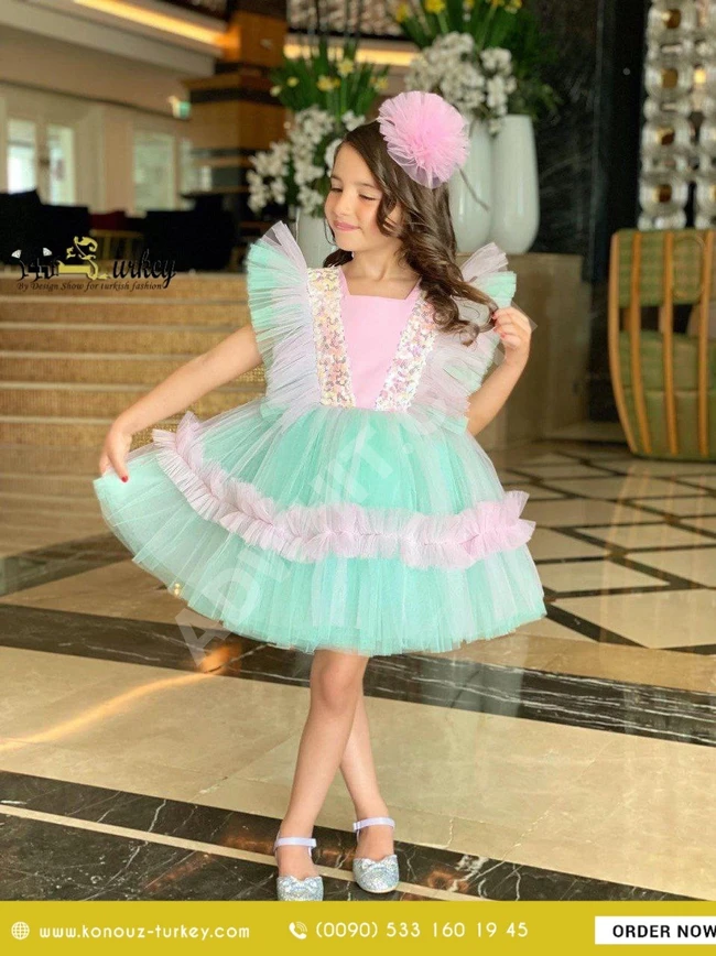 فستان نسائي