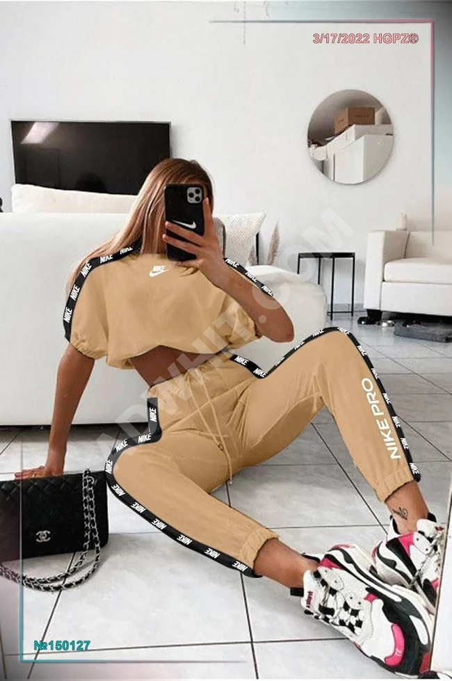 بيجامة نسائية