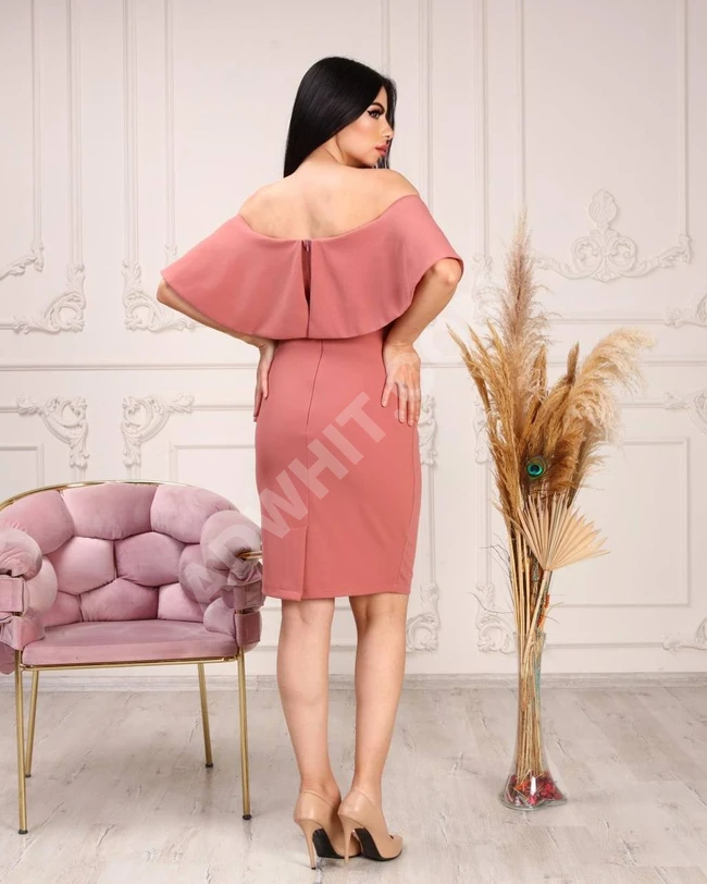 فستان نسائي