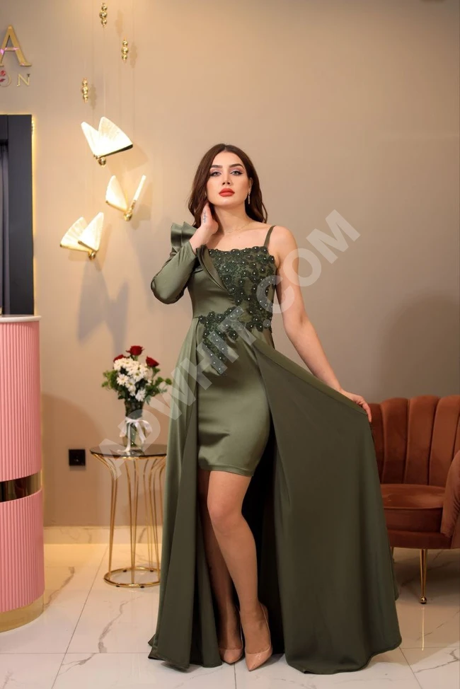 فستان نسائي