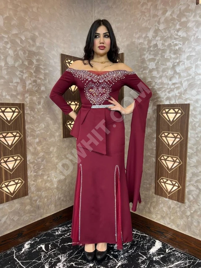 فستان نسائي