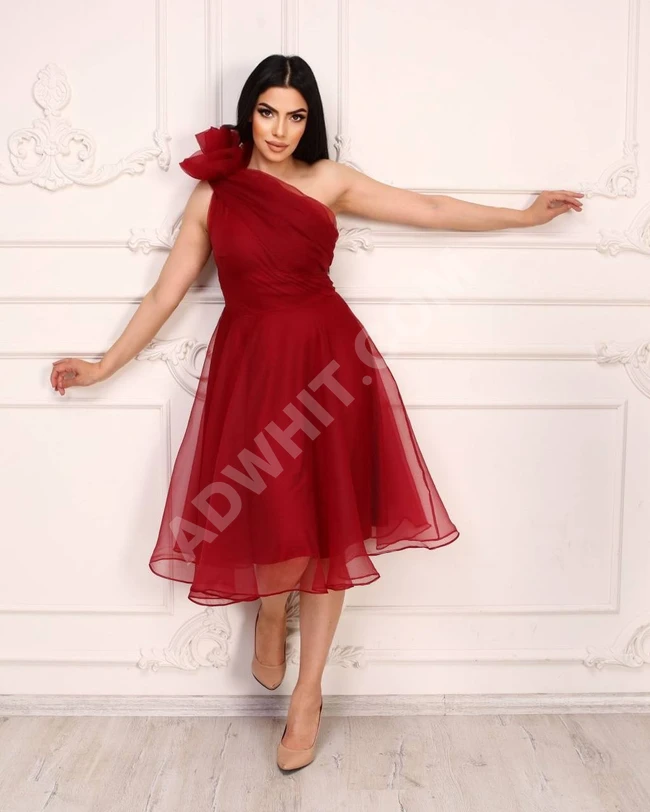 فستان نسائي