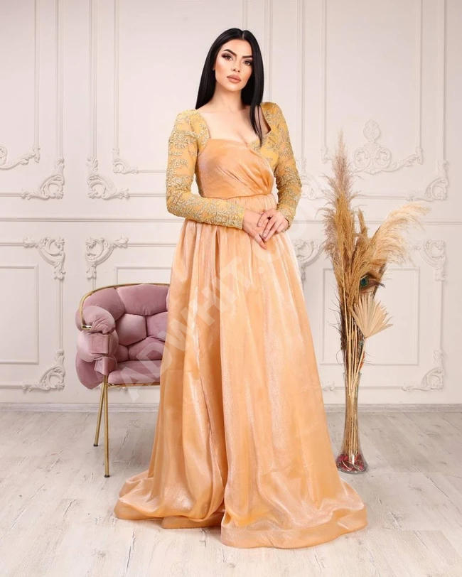 فستان نسائي